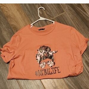 #Momlife T-shirt